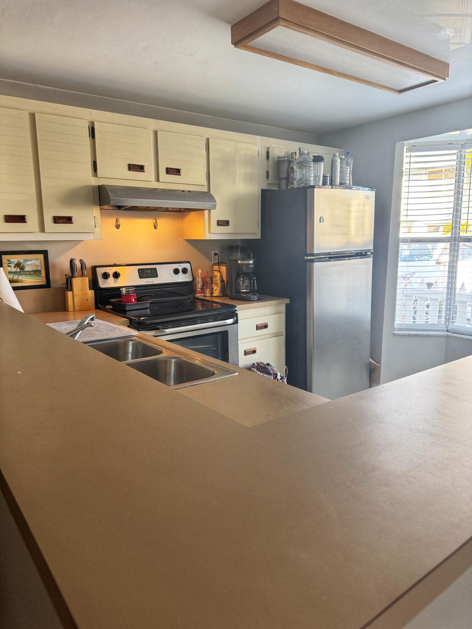 Edge water townhomes - Residential