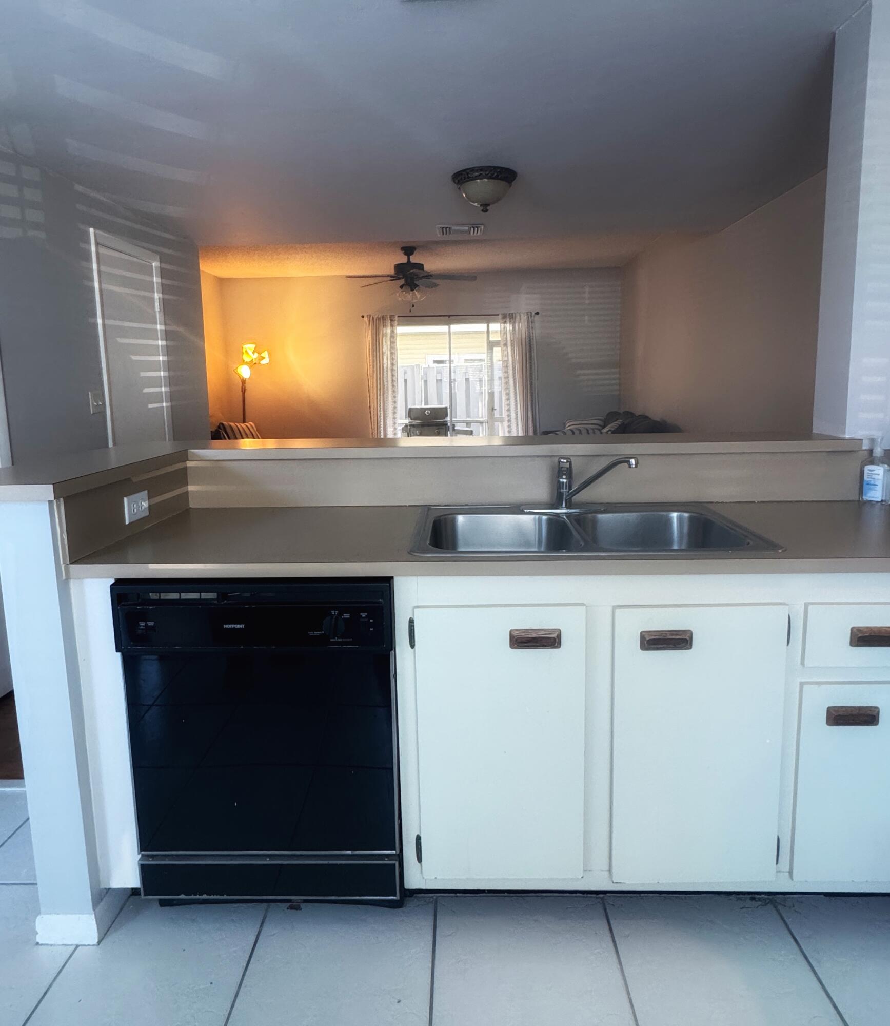 Edge water townhomes - Residential