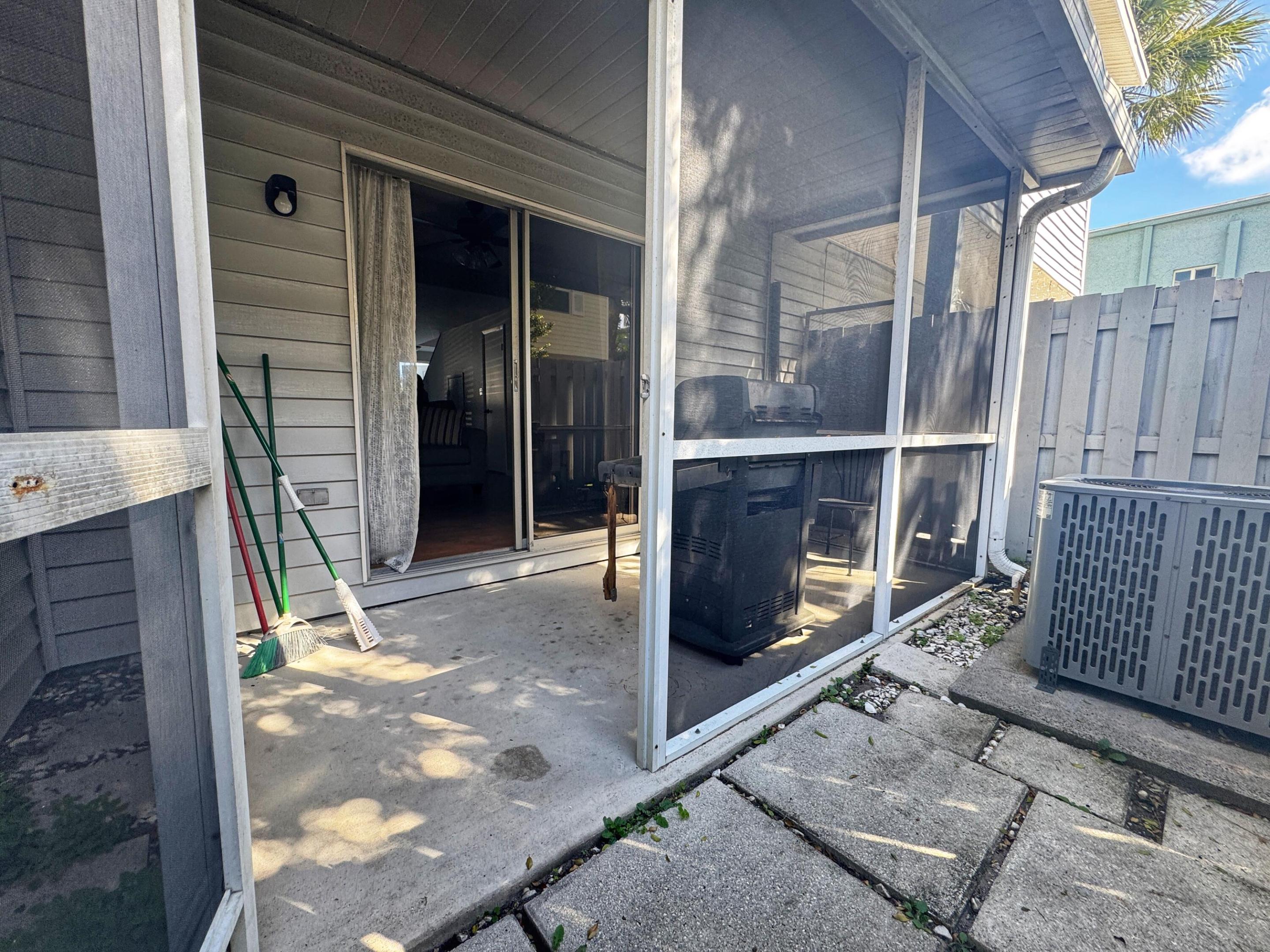 Edge water townhomes - Residential