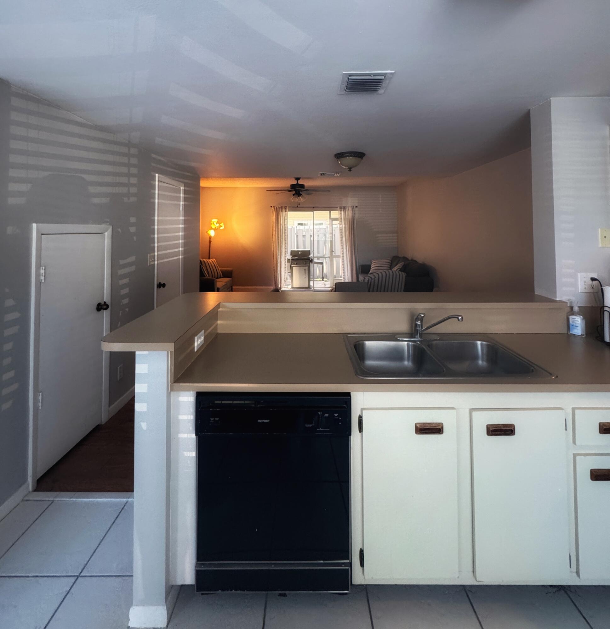 Edge water townhomes - Residential