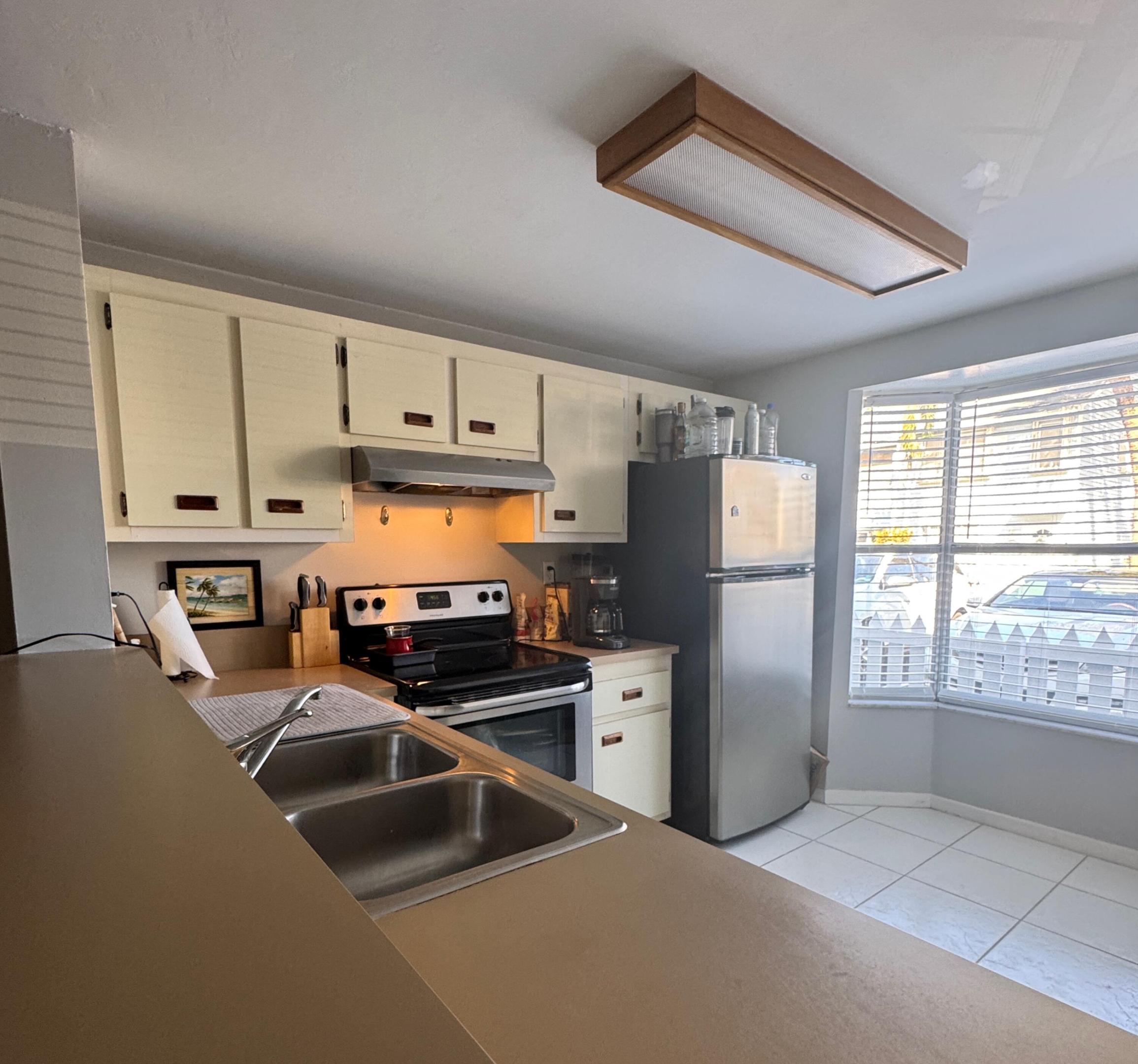 Edge water townhomes - Residential