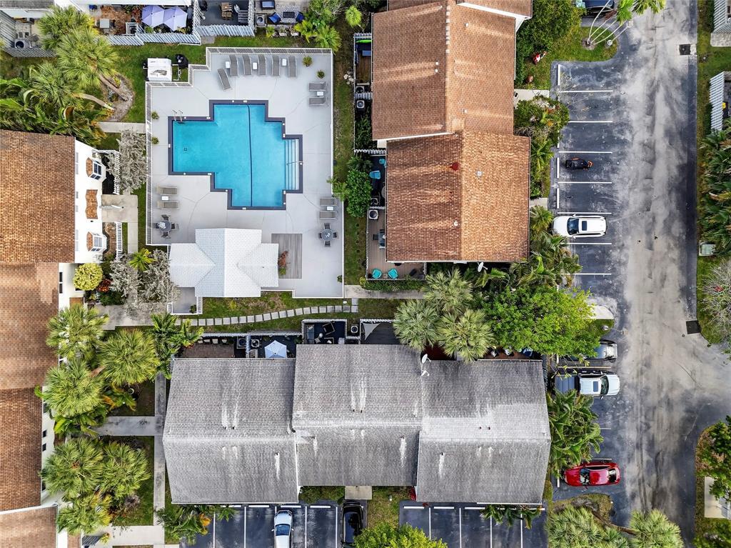 Edge water townhomes - Residential