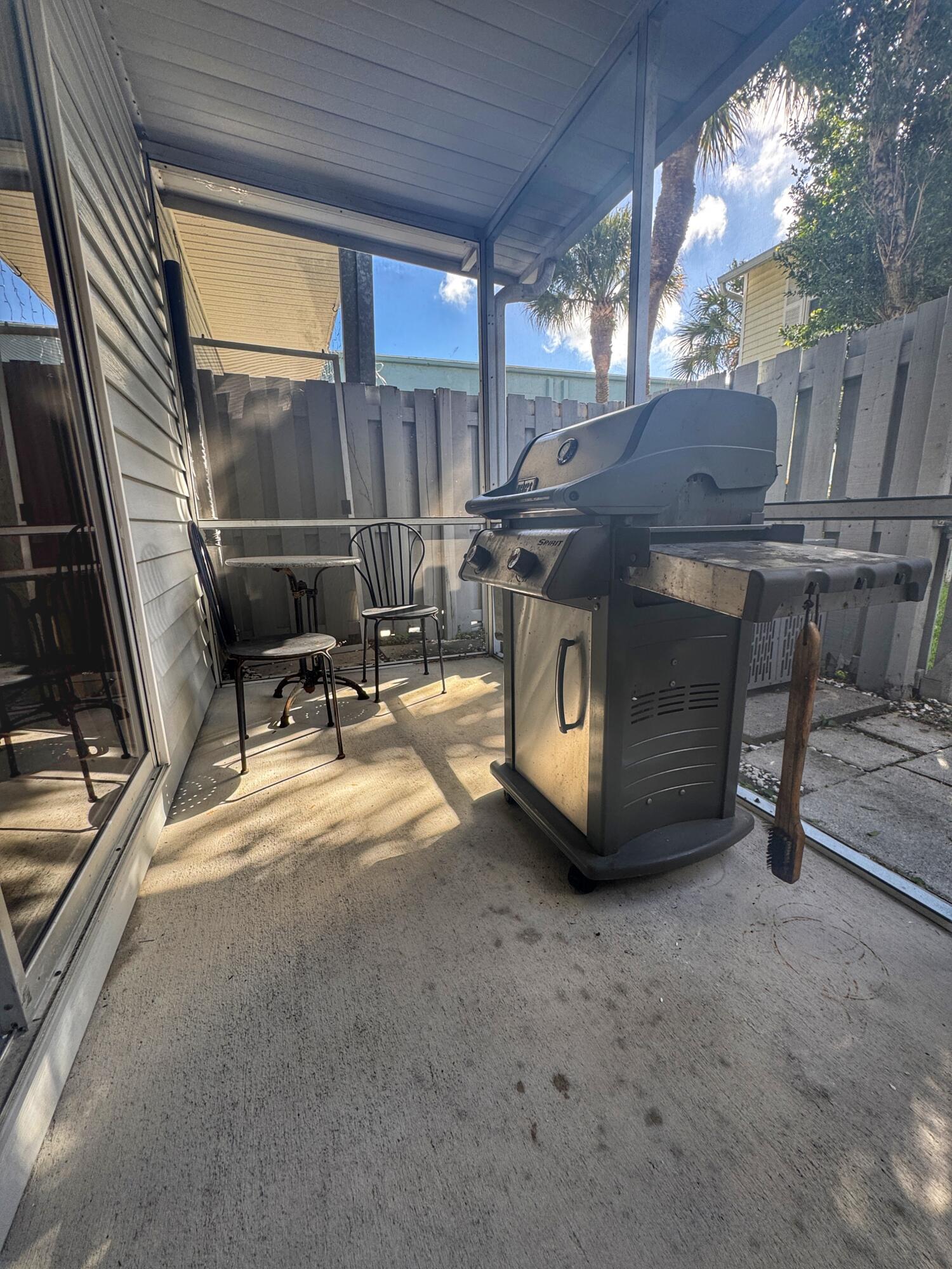 Edge water townhomes - Residential