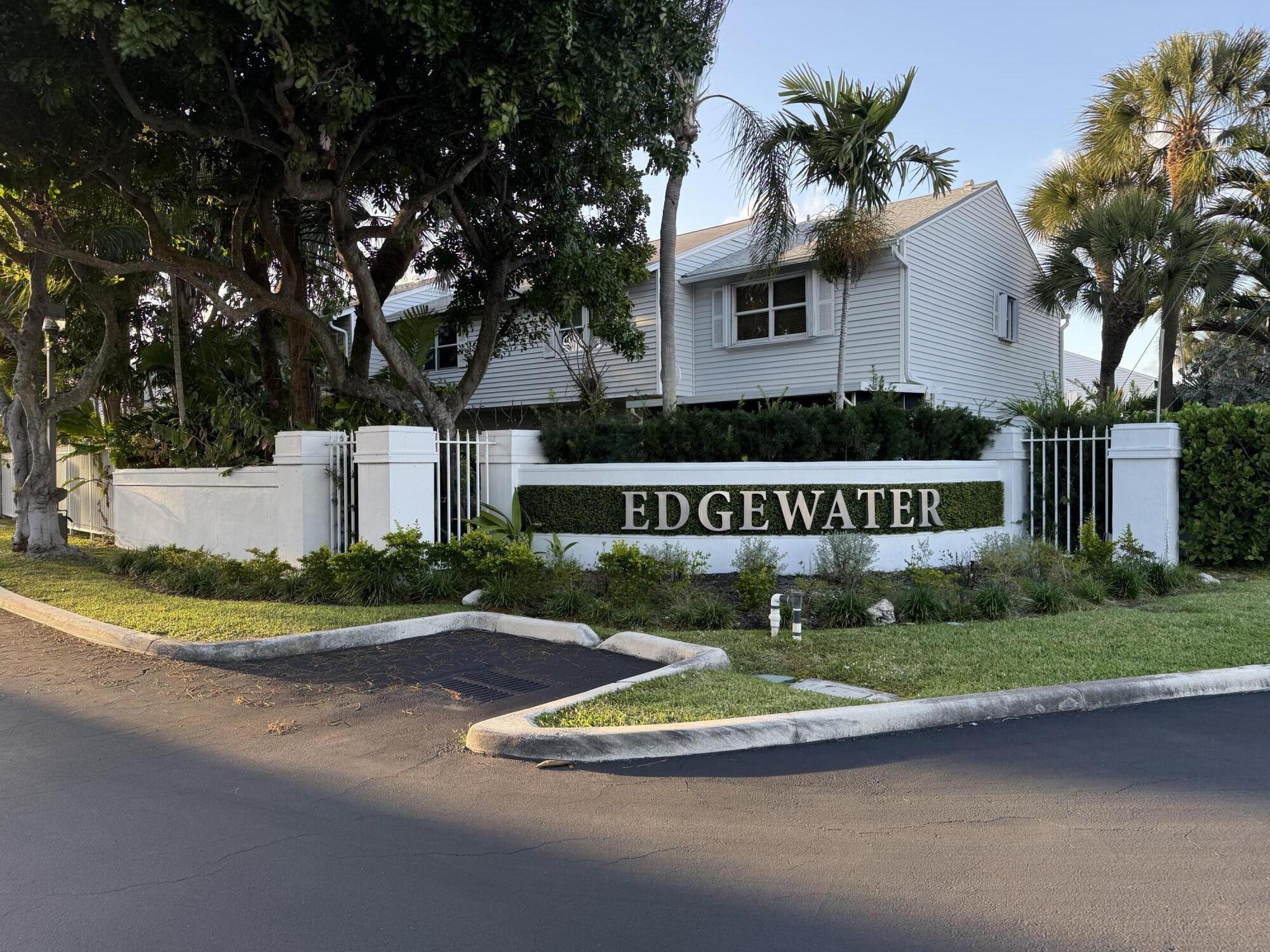 Edge water townhomes - Residential