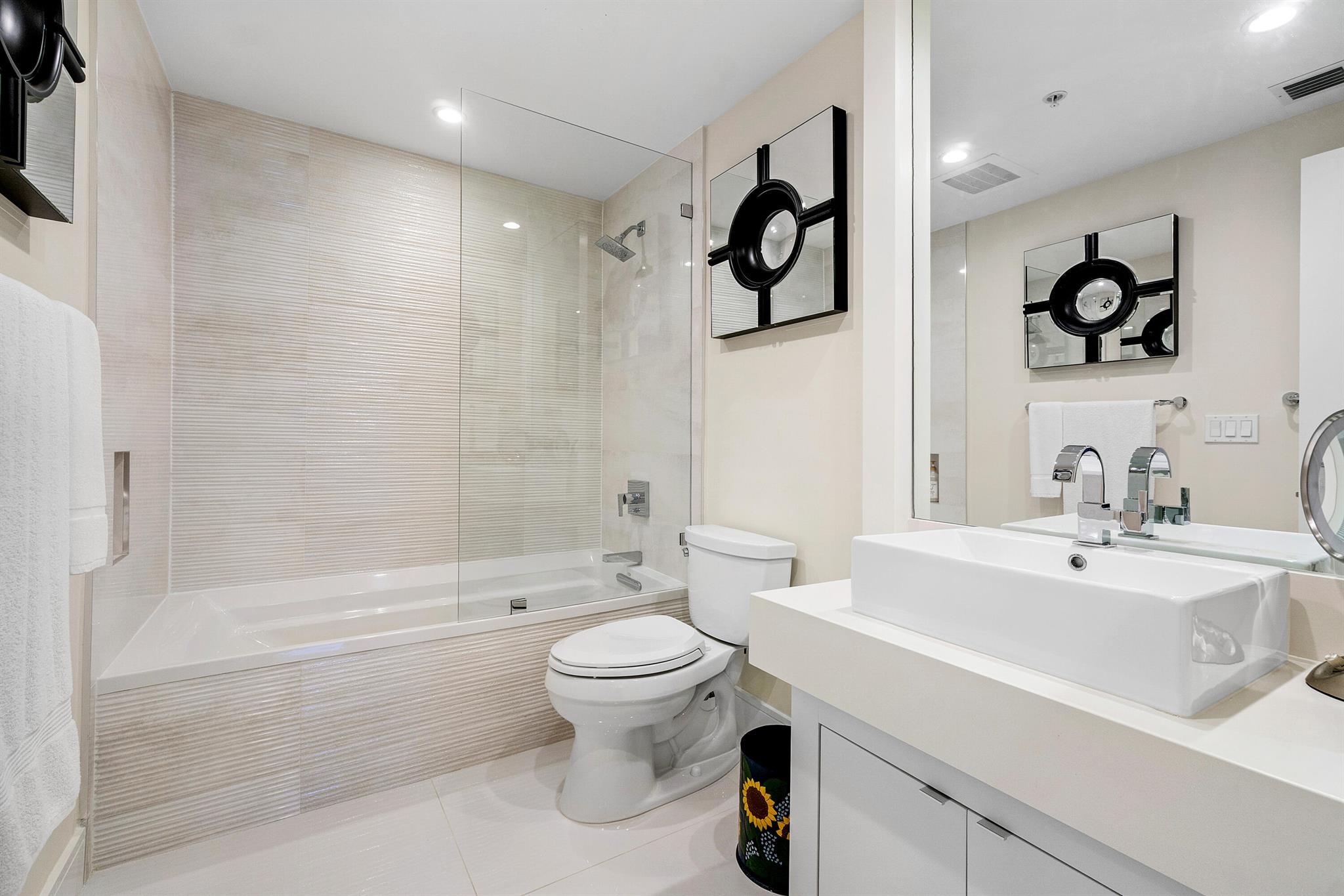 DOLCE VITA CONDO - Residential