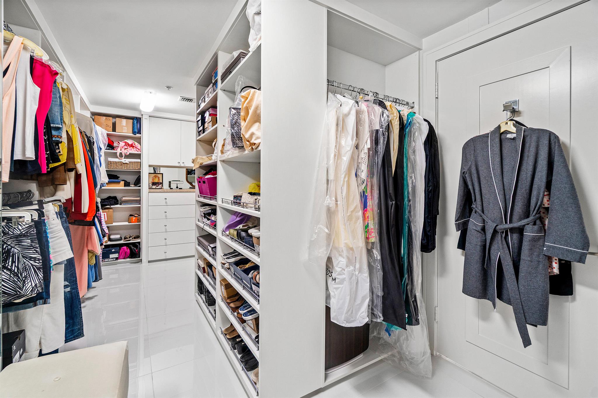 DOLCE VITA CONDO - Residential