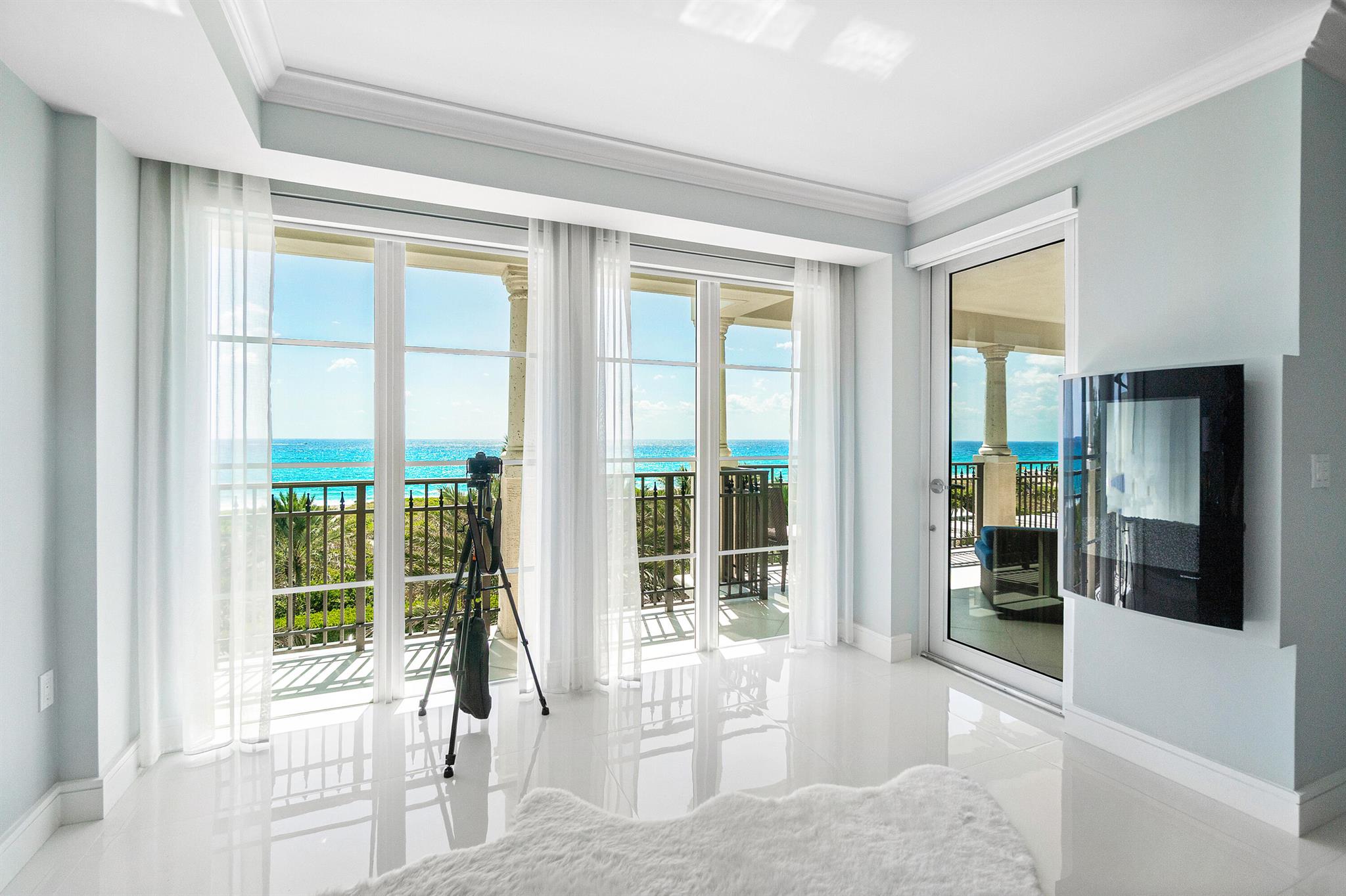 DOLCE VITA CONDO - Residential