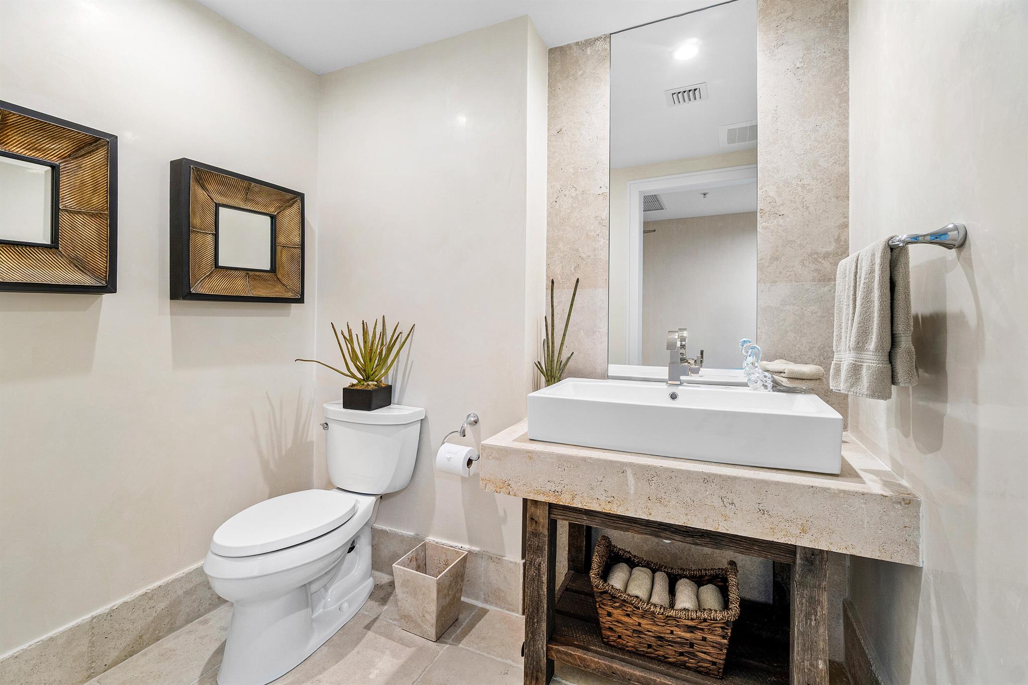 DOLCE VITA CONDO - Residential