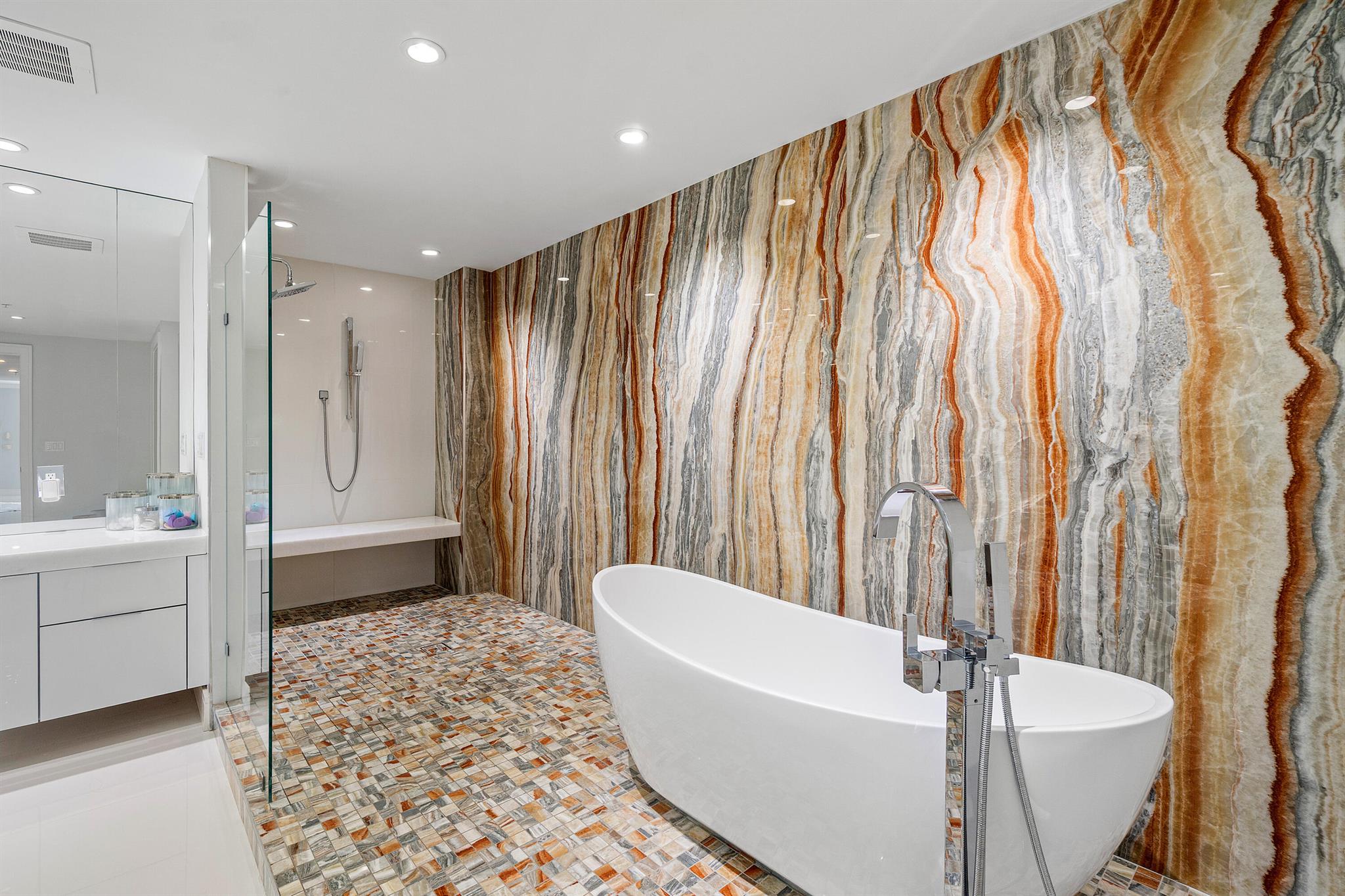 DOLCE VITA CONDO - Residential