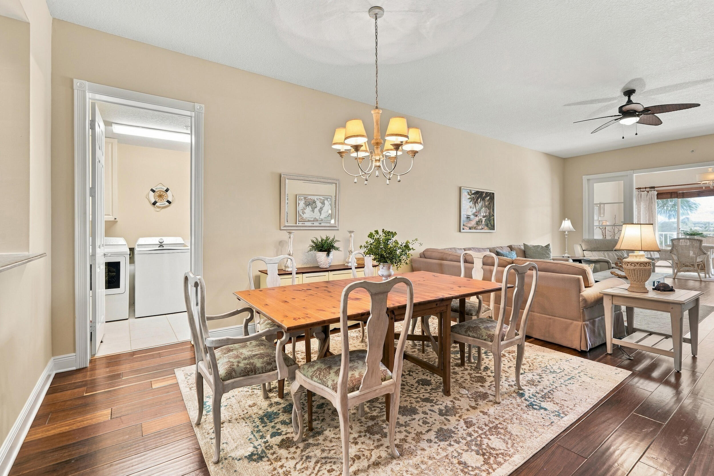 24 Harbour Isle Drive W 204