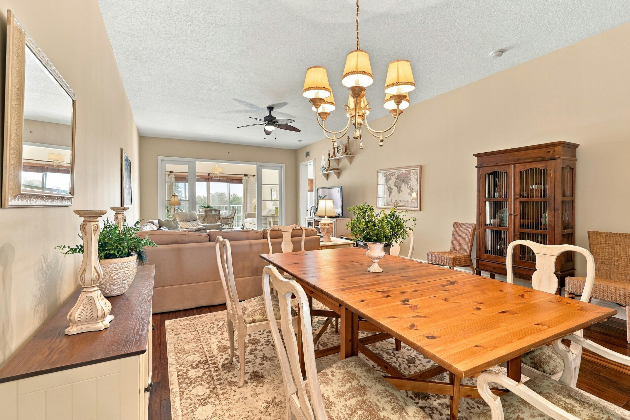 24 Harbour Isle Drive W 204