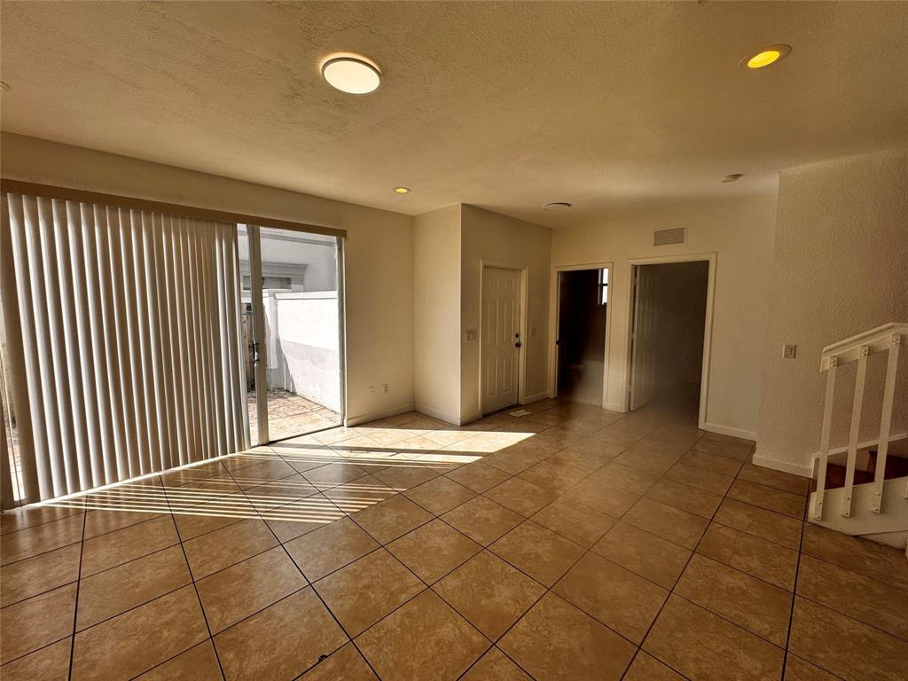 VILLAS AT NAUTICA THREE CONDO - Residential Lease