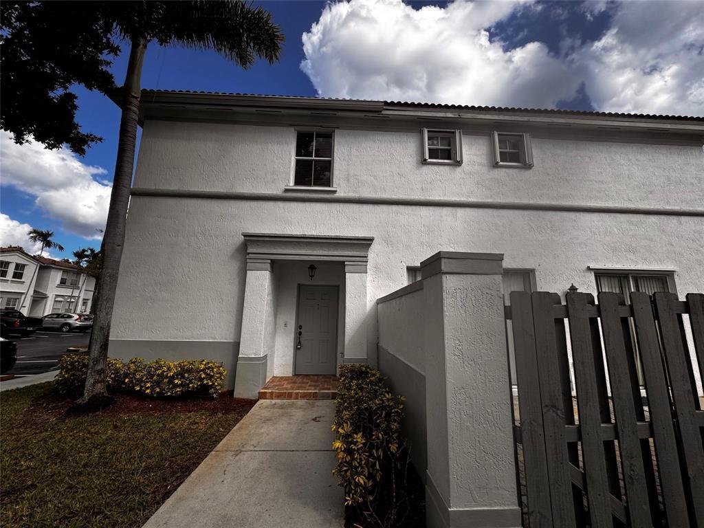 VILLAS AT NAUTICA THREE CONDO - Residential Lease