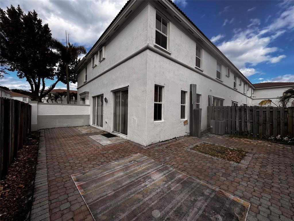 VILLAS AT NAUTICA THREE CONDO - Residential Lease