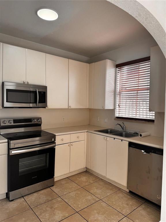 VILLAS AT NAUTICA THREE CONDO - Residential Lease