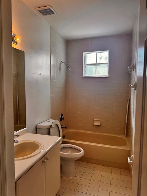 VILLAS AT NAUTICA THREE CONDO - Residential Lease