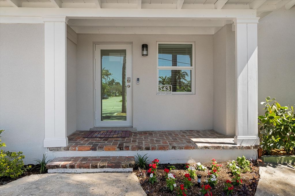Photo of 543 NE 3rd Avenue, Delray Beach, FL 33444 (MLS # R11089728)