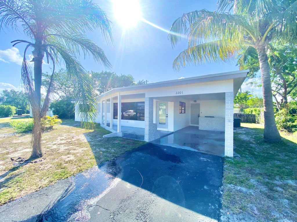 Photo of 2201 NE 5th Avenue, Boca Raton, FL 33431 (MLS # R11081415)