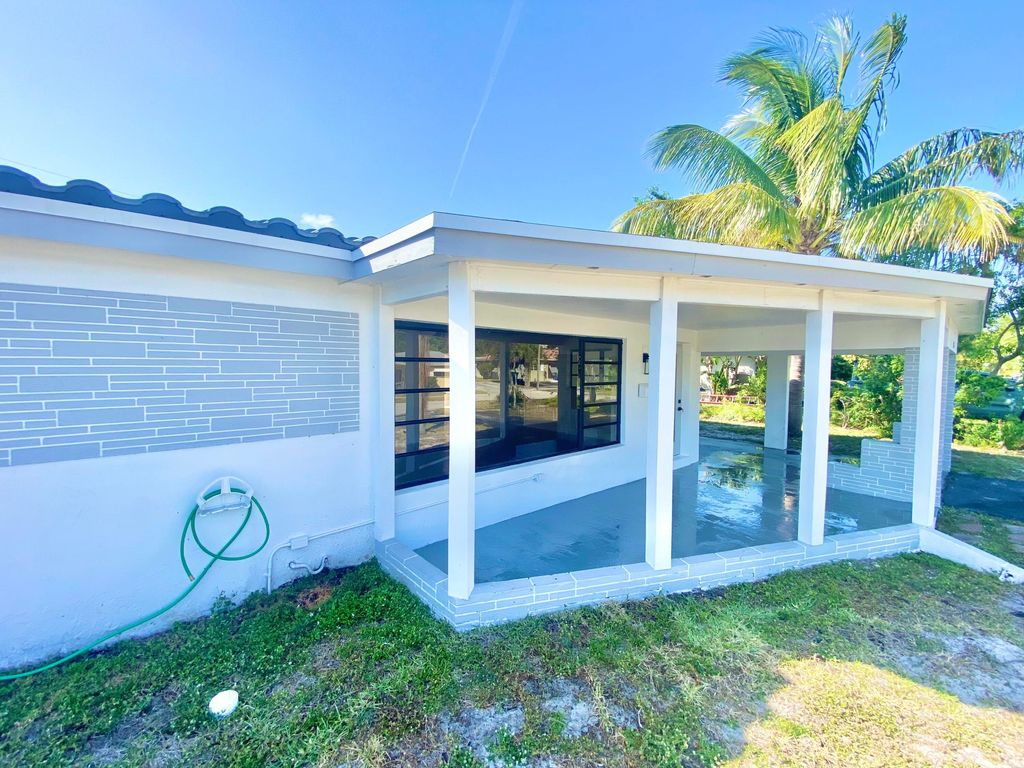 Photo of 2201 NE 5th Avenue, Boca Raton, FL 33431 (MLS # R11081415)