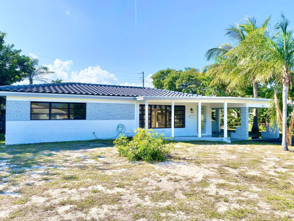 Photo of 2201 NE 5th Avenue, Boca Raton, FL 33431 (MLS # R11081415)