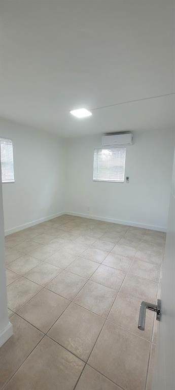 LINCOLN PARK FIFTH ADD AM - Residential Lease