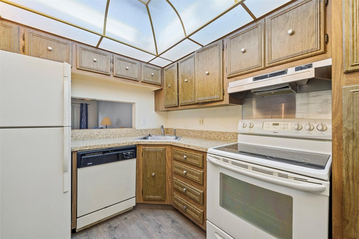 Rokest Condominium - Residential