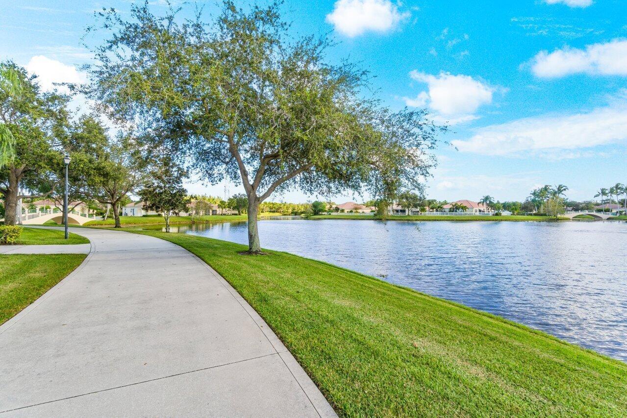 VILLAGEWALK OF WELLINGTON 1 - Residential Lease