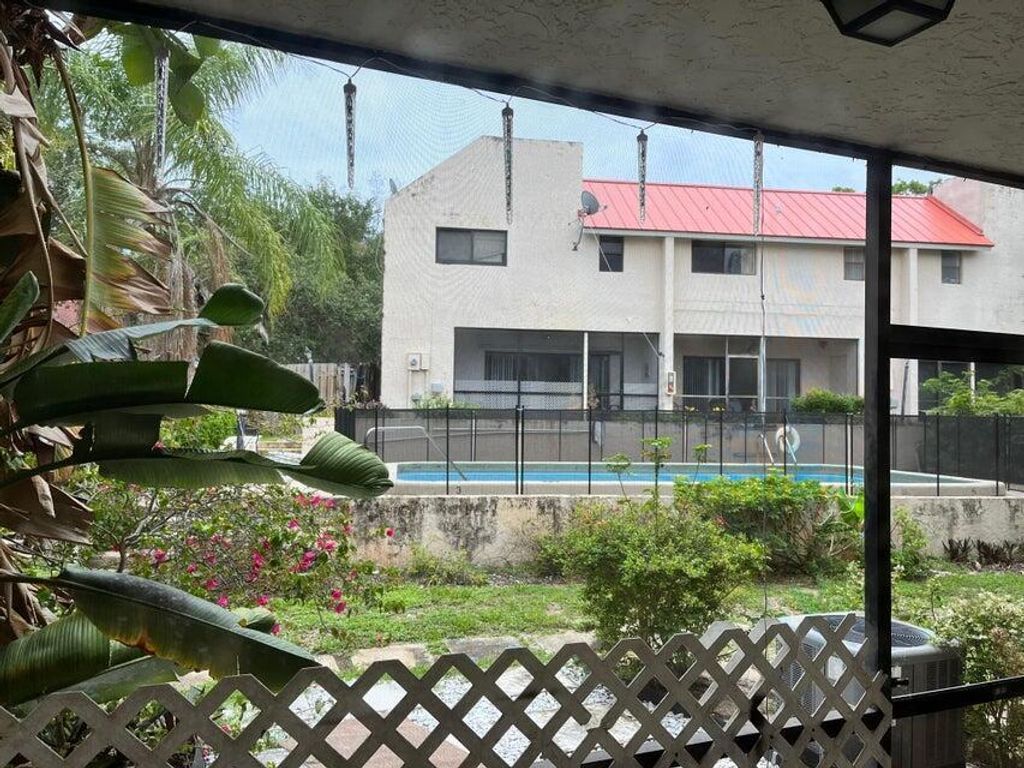 Photo of 1720 NW 4th Avenue, Boca Raton, FL 33432 (MLS # B26002088)