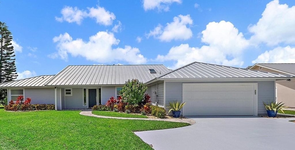 Photo of 7160 SE Bunker Hill Court, Hobe Sound, FL 33455 (MLS # R11079547)