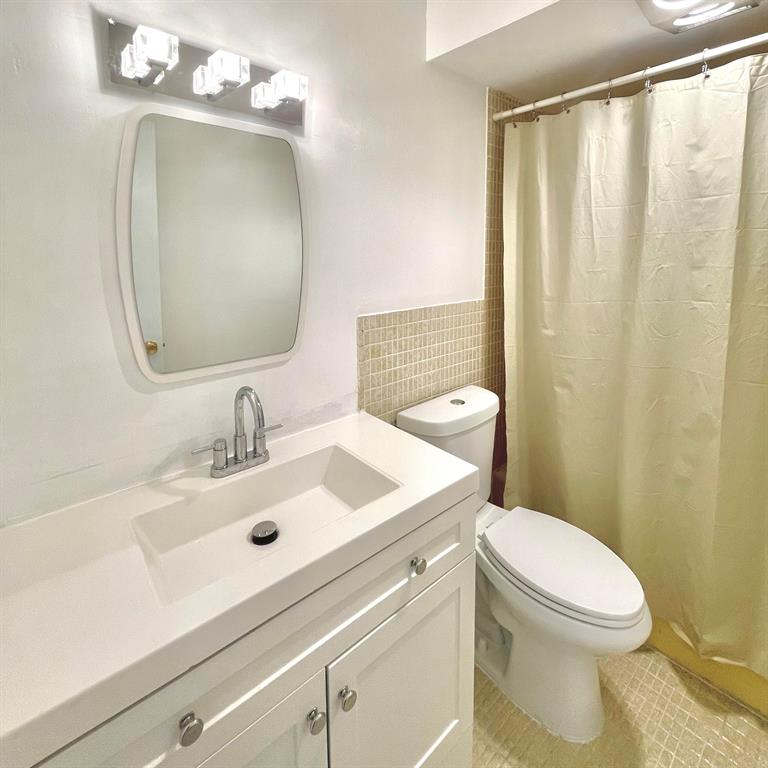 FAIRWAYS ROYALE CONDO - Residential Lease