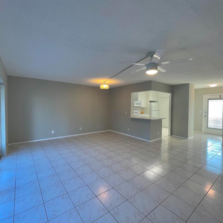 FAIRWAYS ROYALE CONDO - Residential Lease