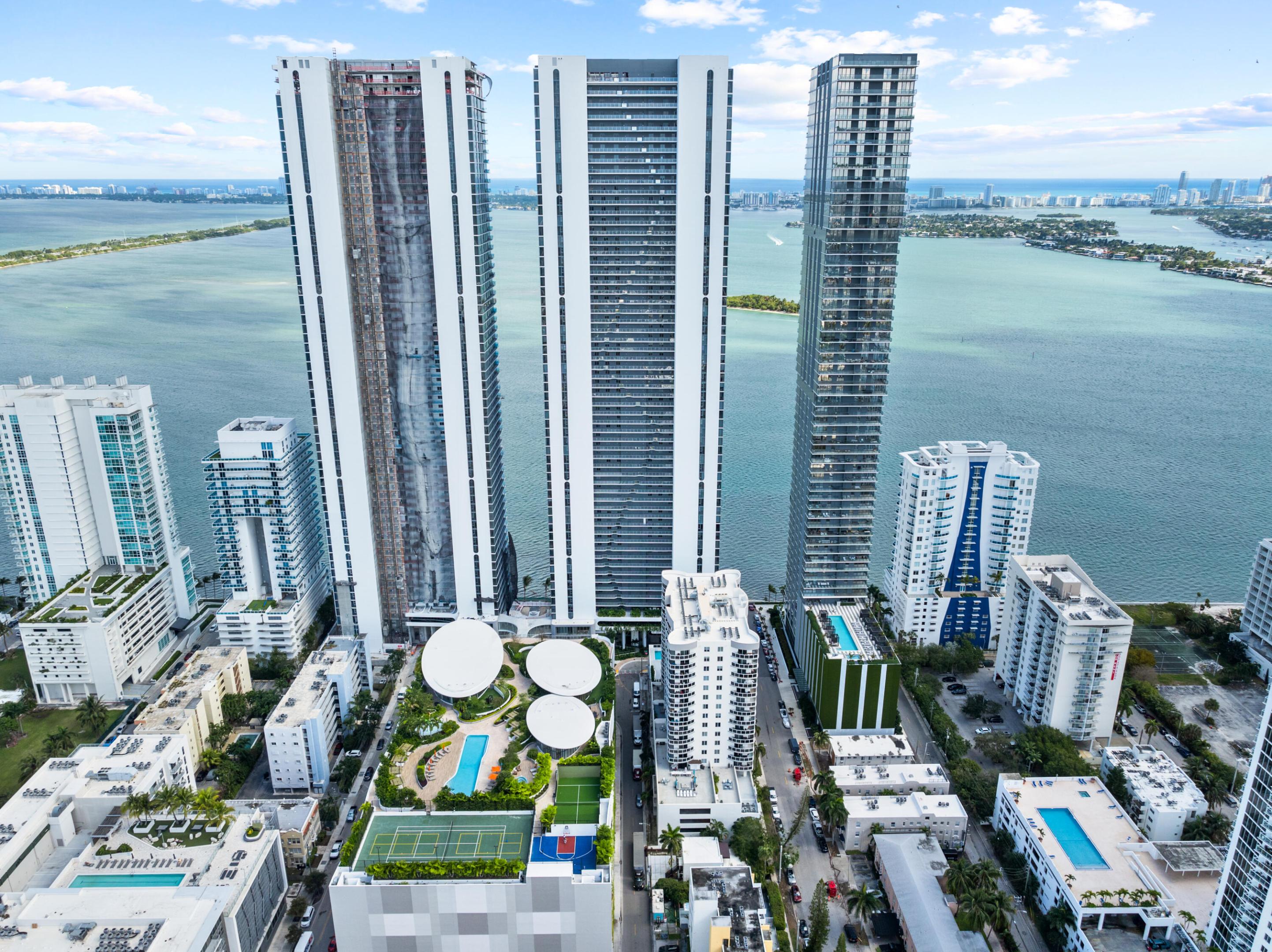 ARIA RESERVE SOUTH, A Condominium - Residential