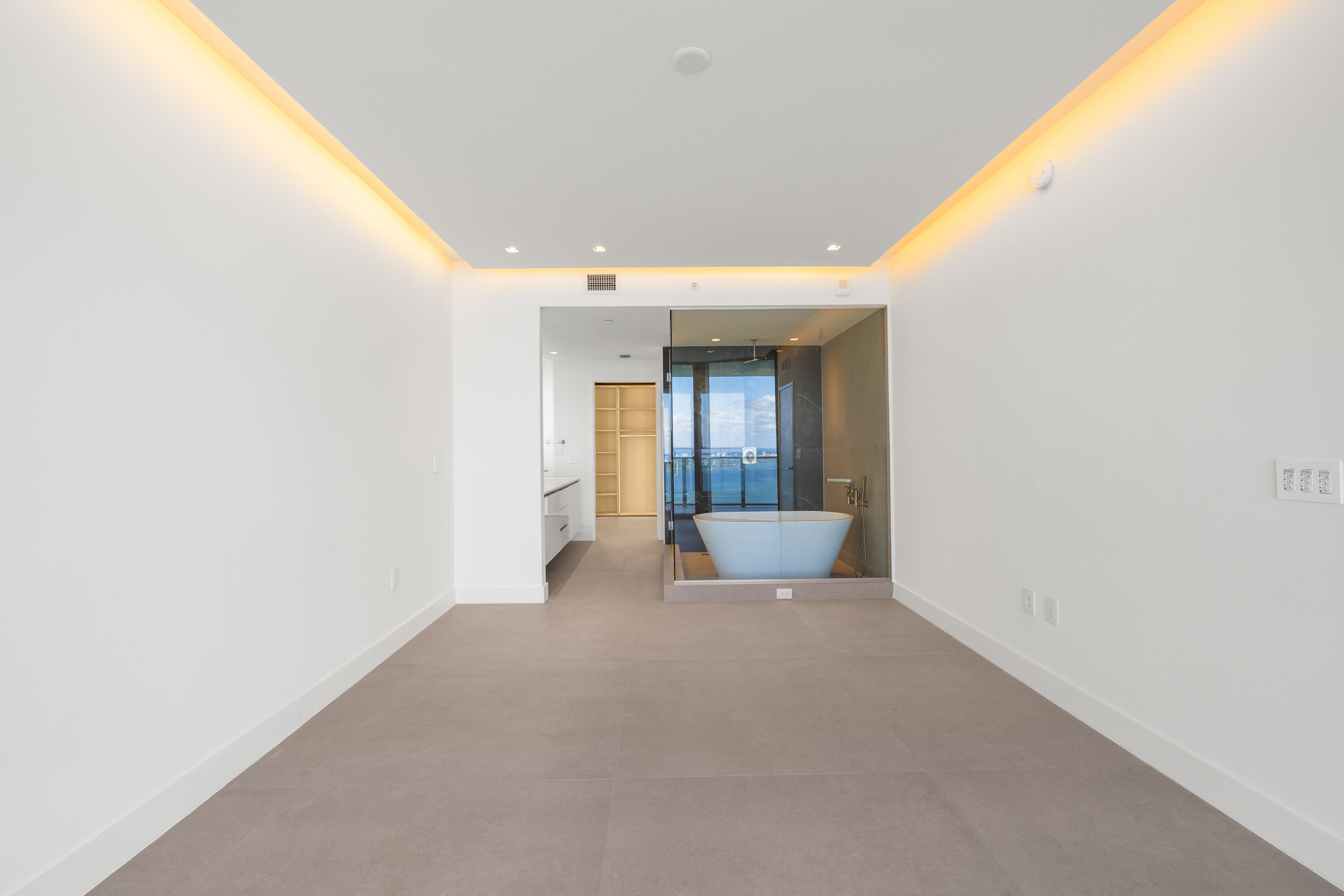 ARIA RESERVE SOUTH, A Condominium - Residential