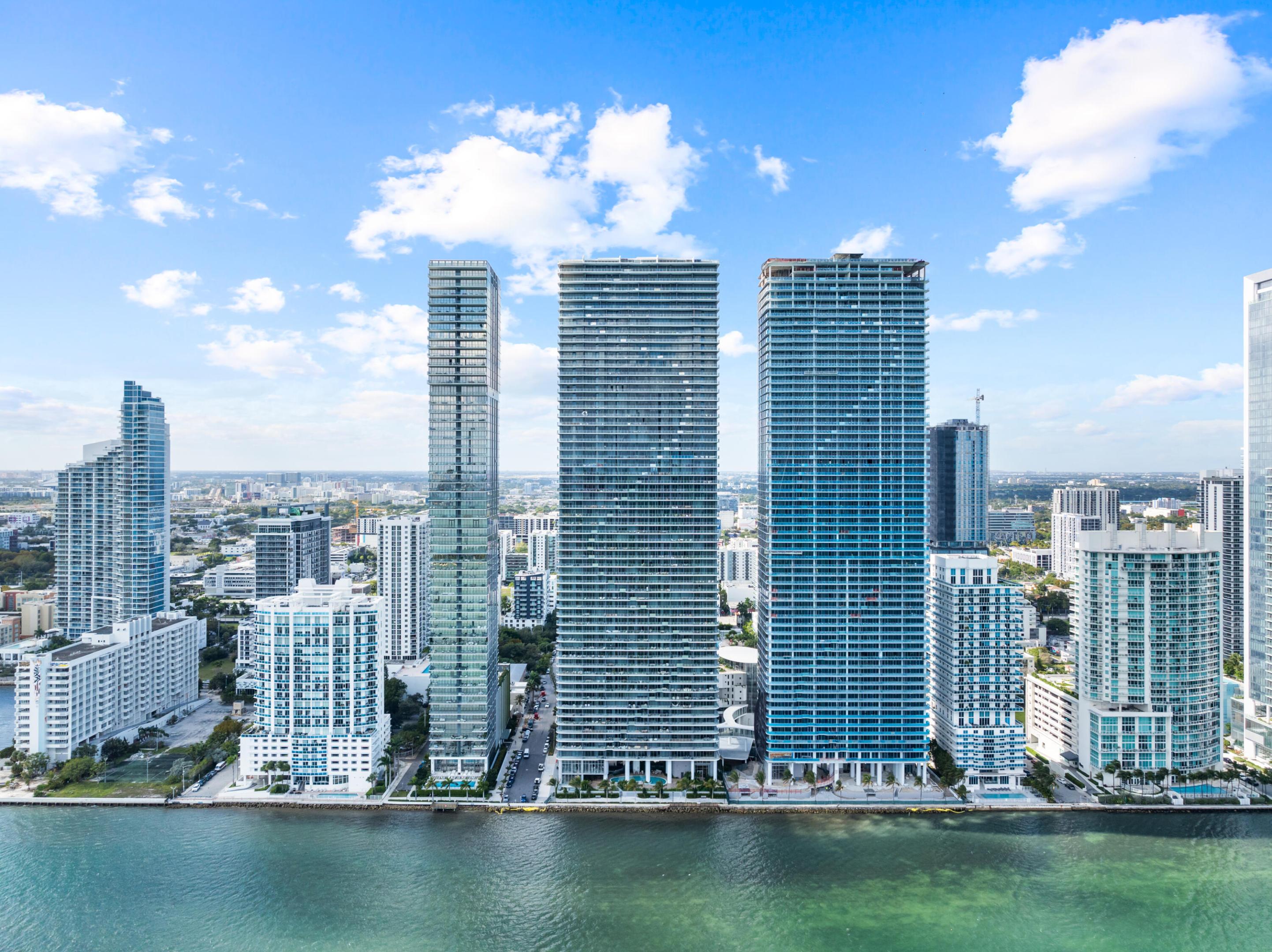 ARIA RESERVE SOUTH, A Condominium - Residential