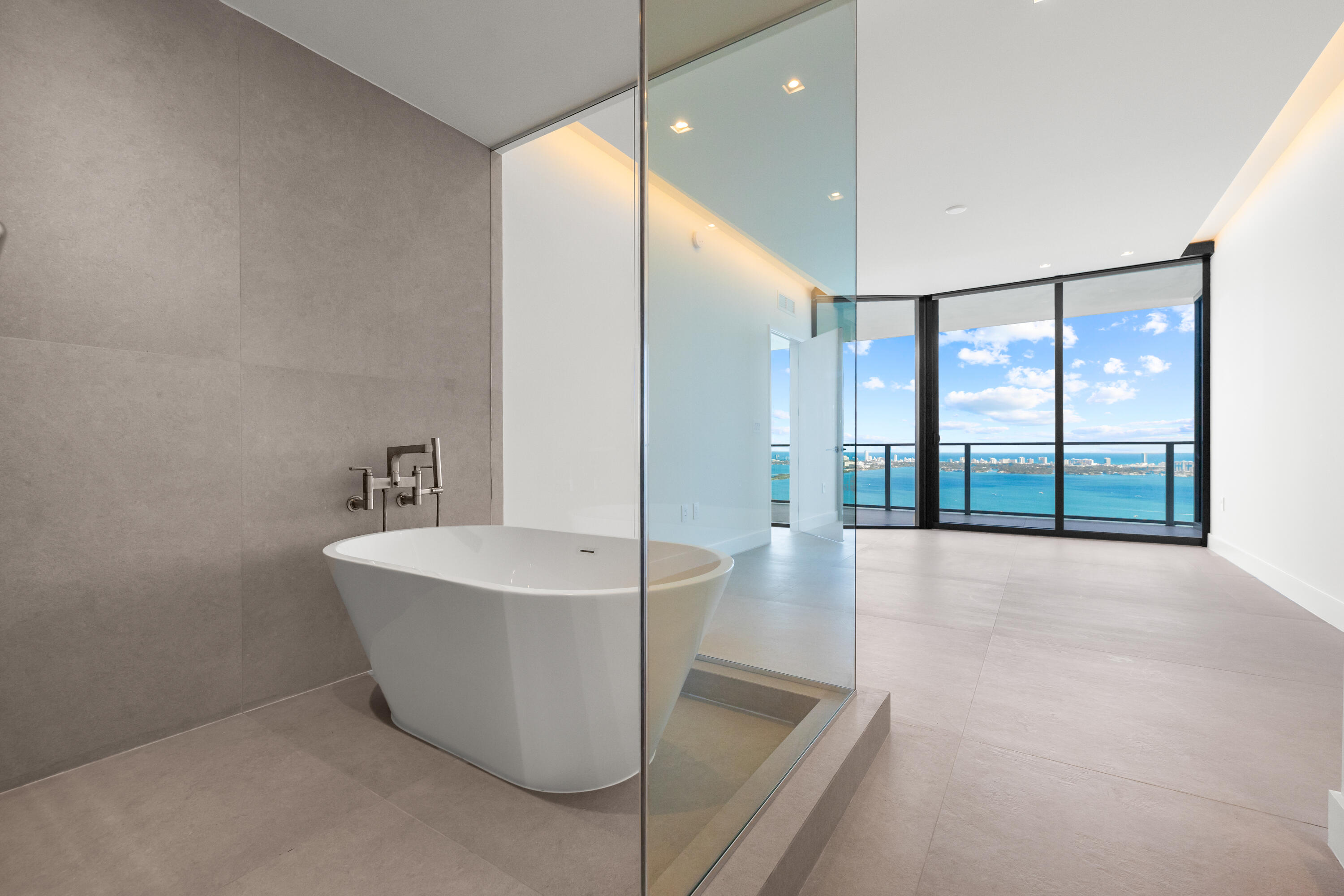 ARIA RESERVE SOUTH, A Condominium - Residential