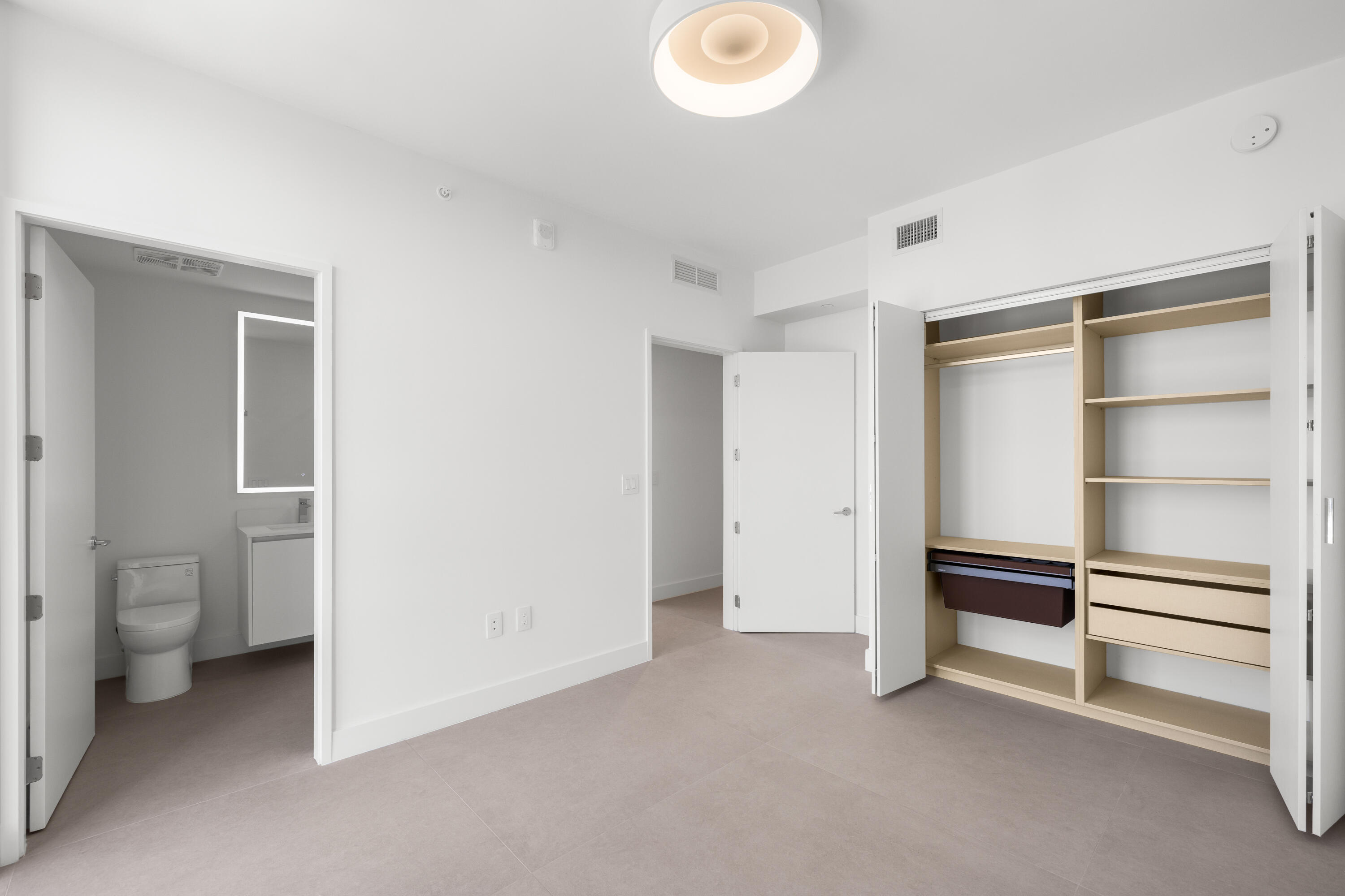 ARIA RESERVE SOUTH, A Condominium - Residential