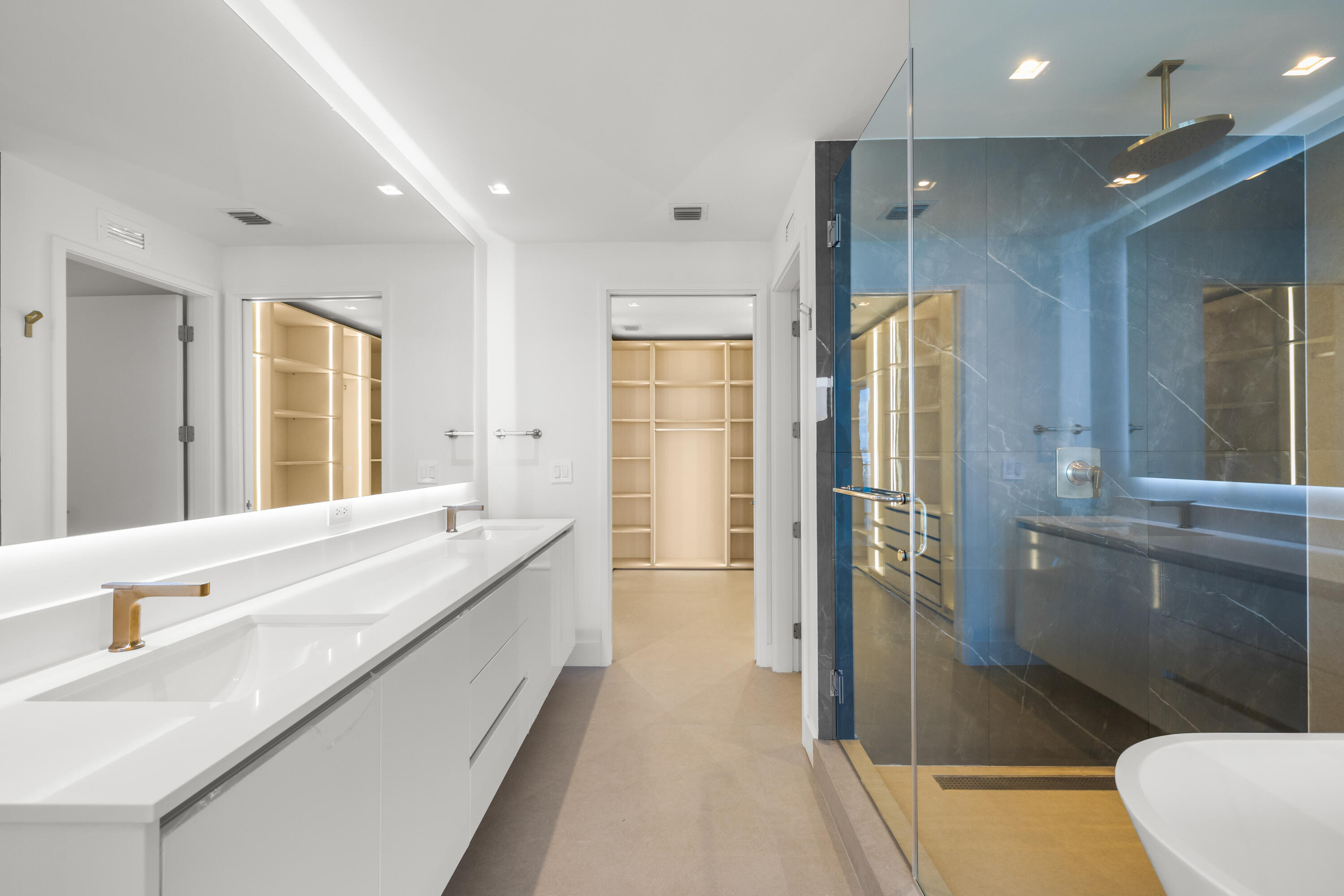 ARIA RESERVE SOUTH, A Condominium - Residential