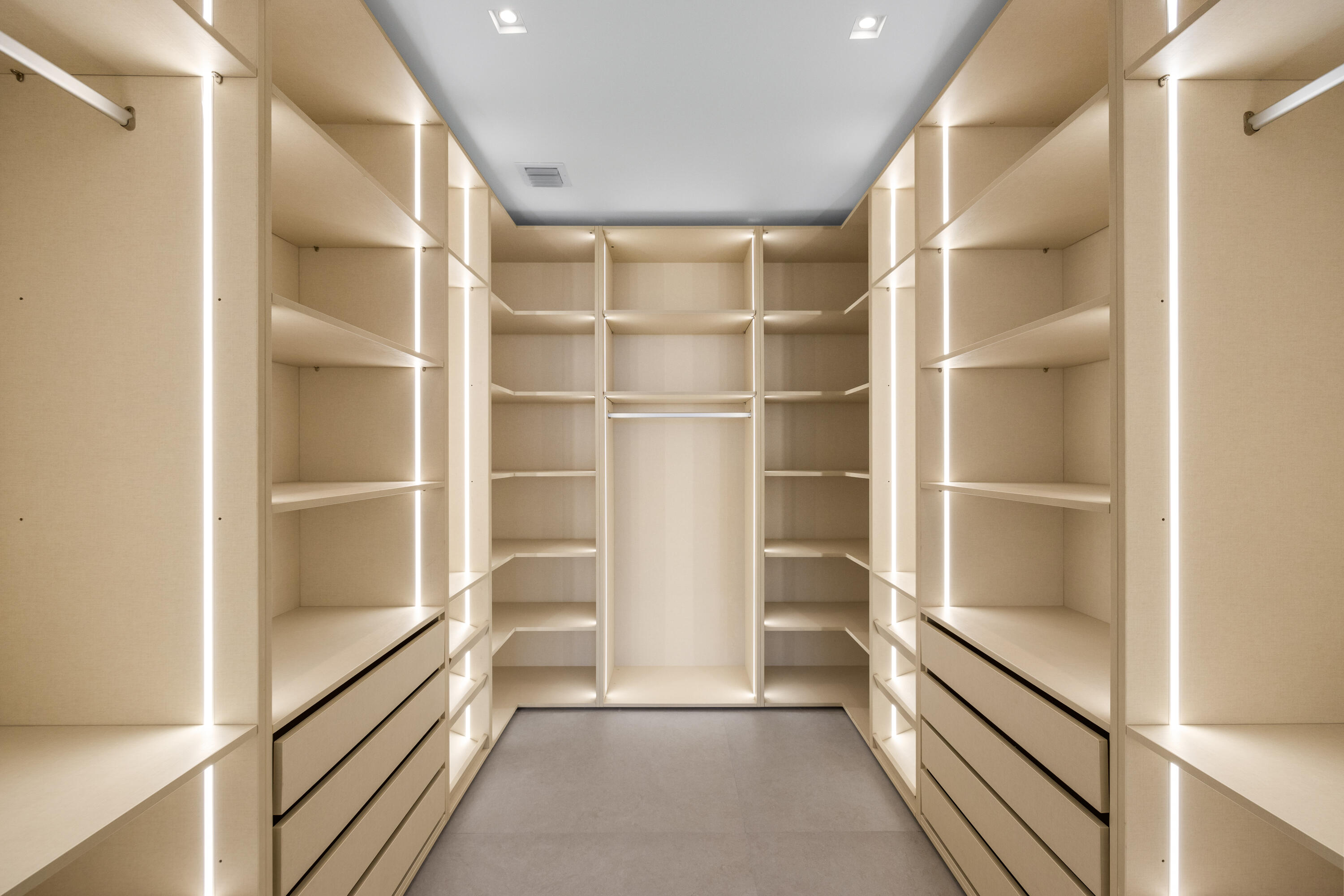 ARIA RESERVE SOUTH, A Condominium - Residential