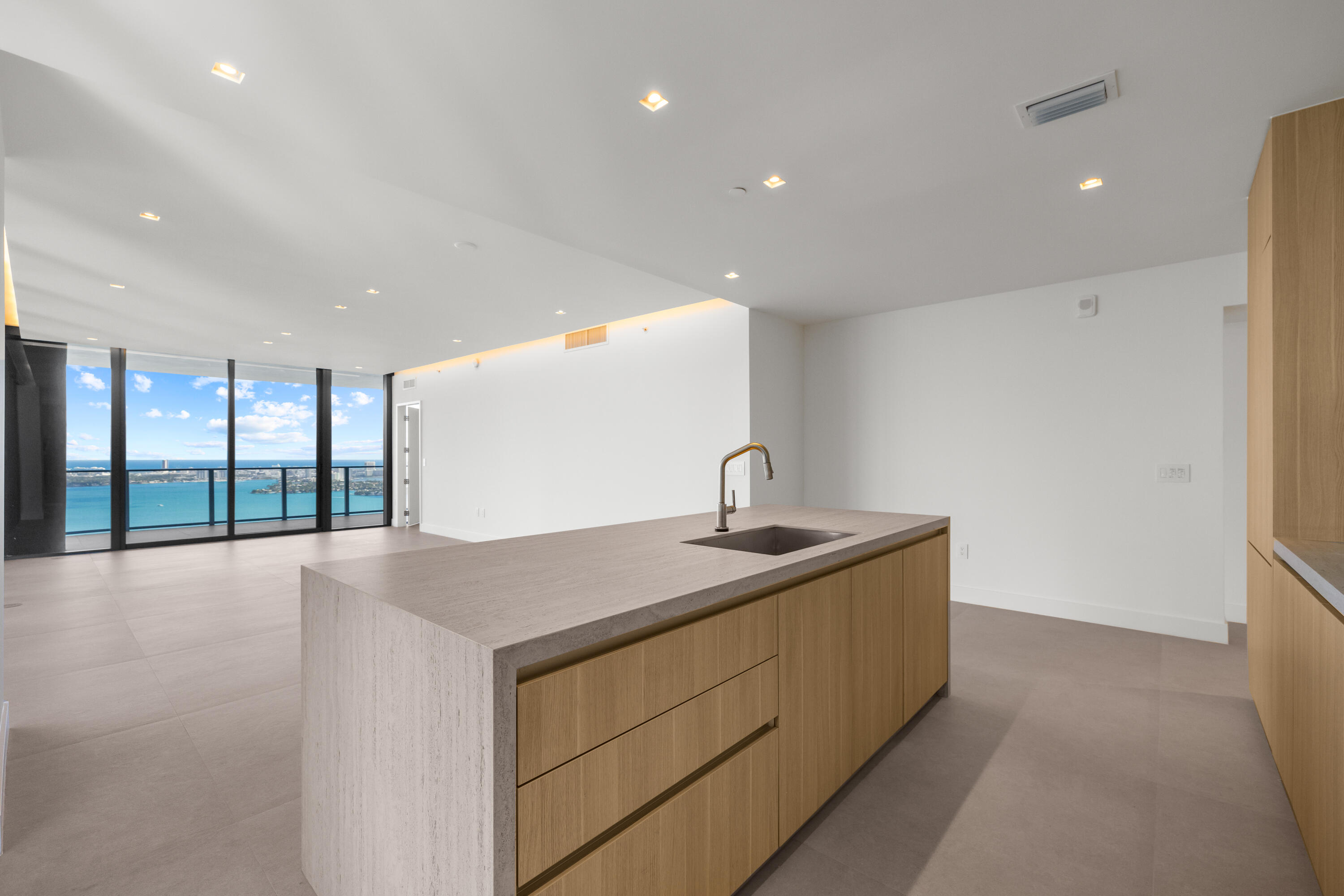 ARIA RESERVE SOUTH, A Condominium - Residential