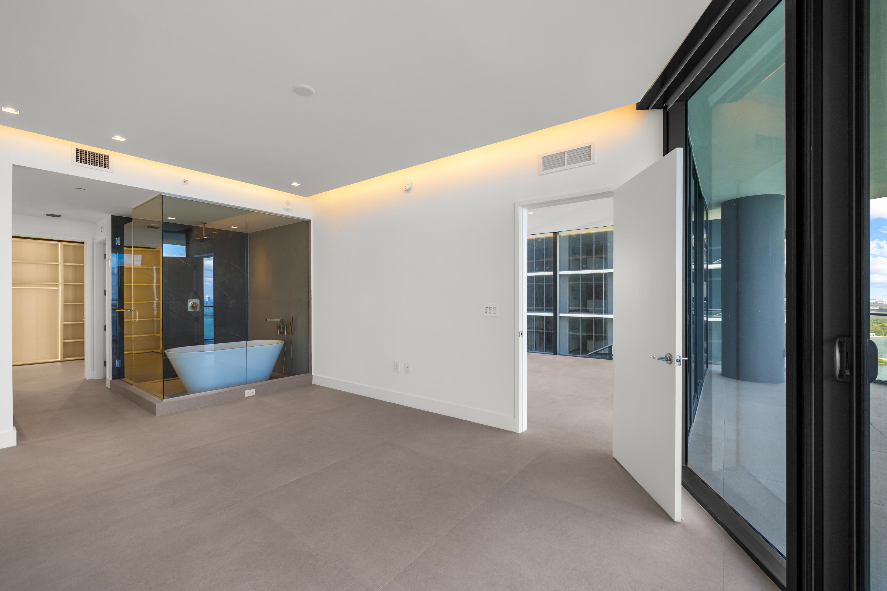 ARIA RESERVE SOUTH, A Condominium - Residential