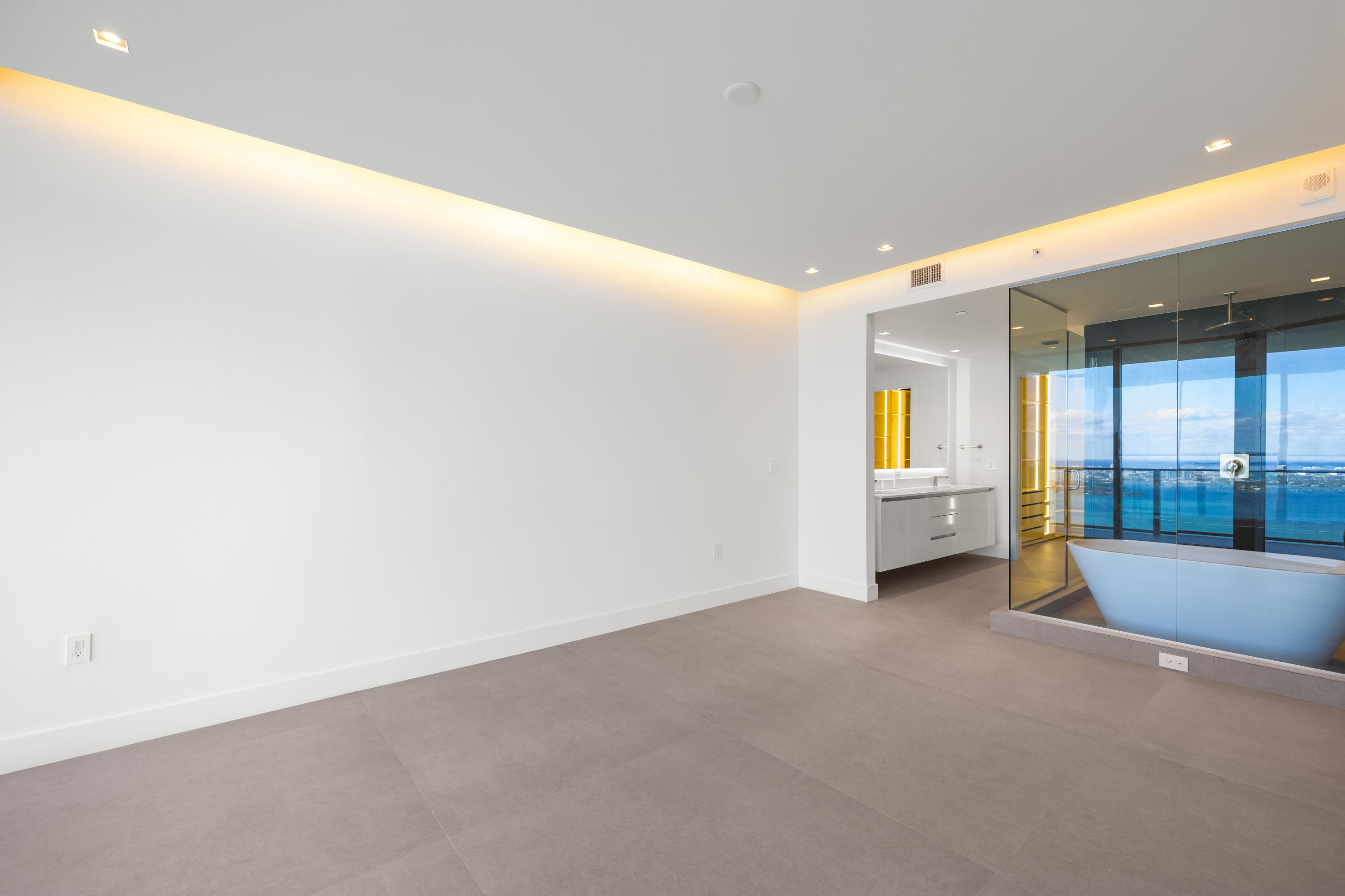 ARIA RESERVE SOUTH, A Condominium - Residential