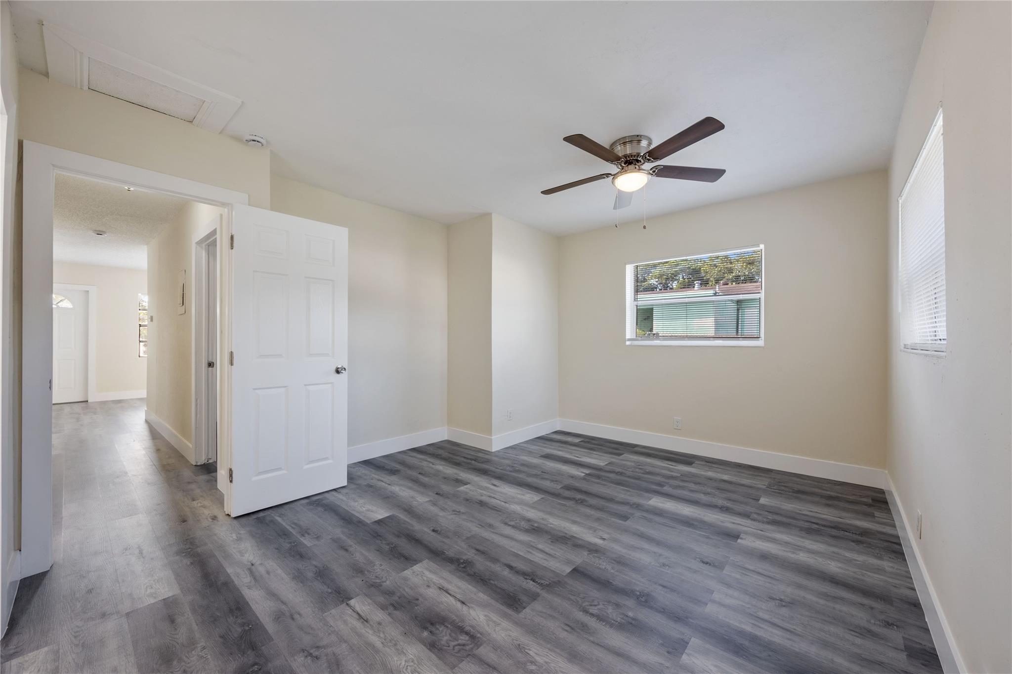 1041 NW 25TH WY