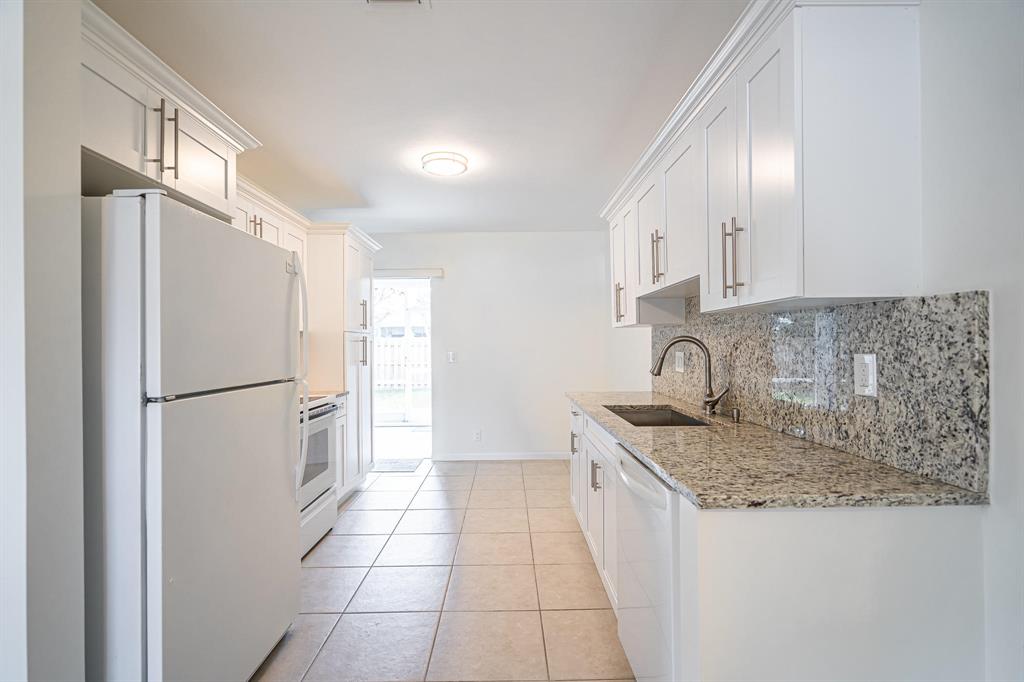 LAKE WYMAN SHORES - Residential Lease