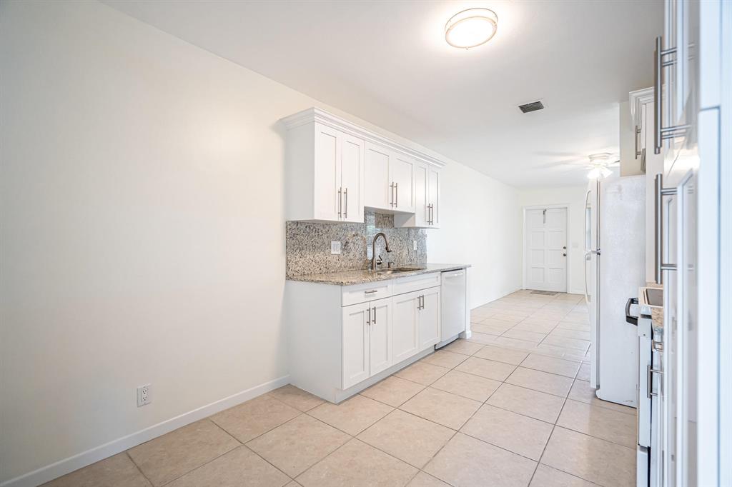 LAKE WYMAN SHORES - Residential Lease