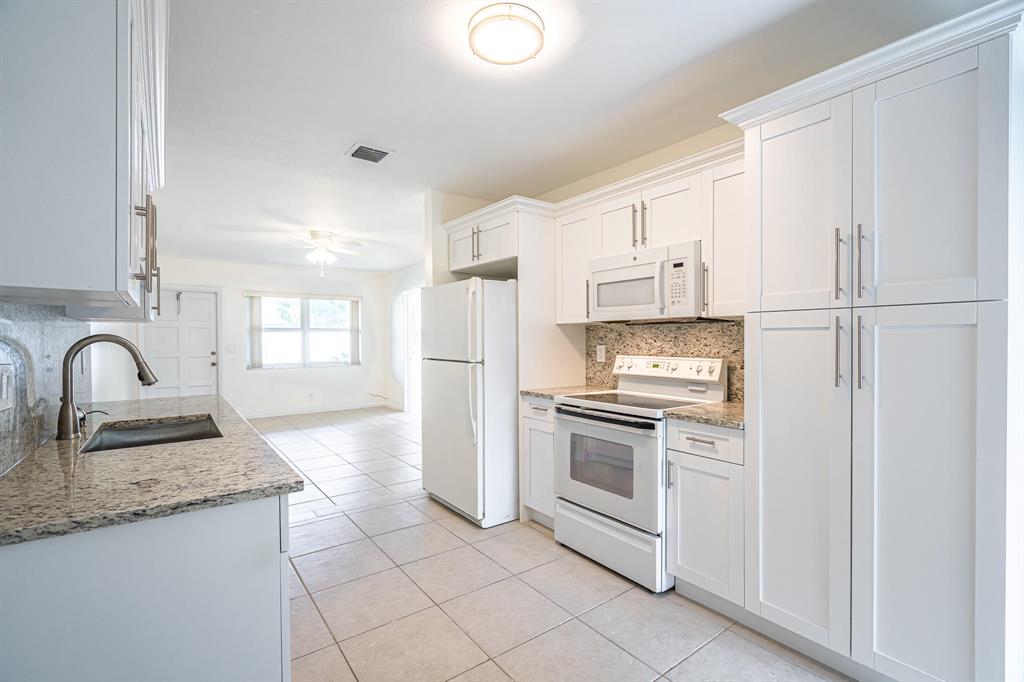 LAKE WYMAN SHORES - Residential Lease