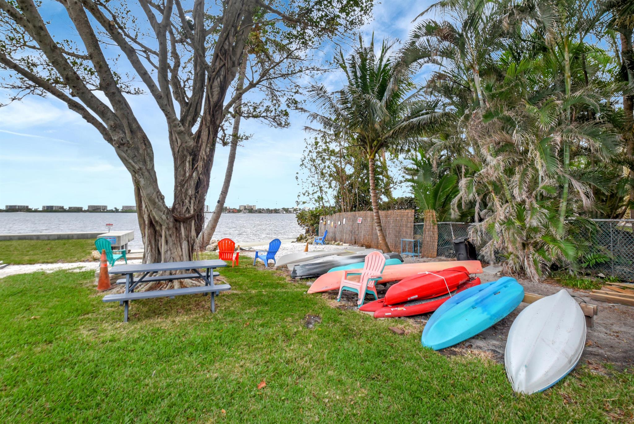 1502 S Lakeside Drive 116
