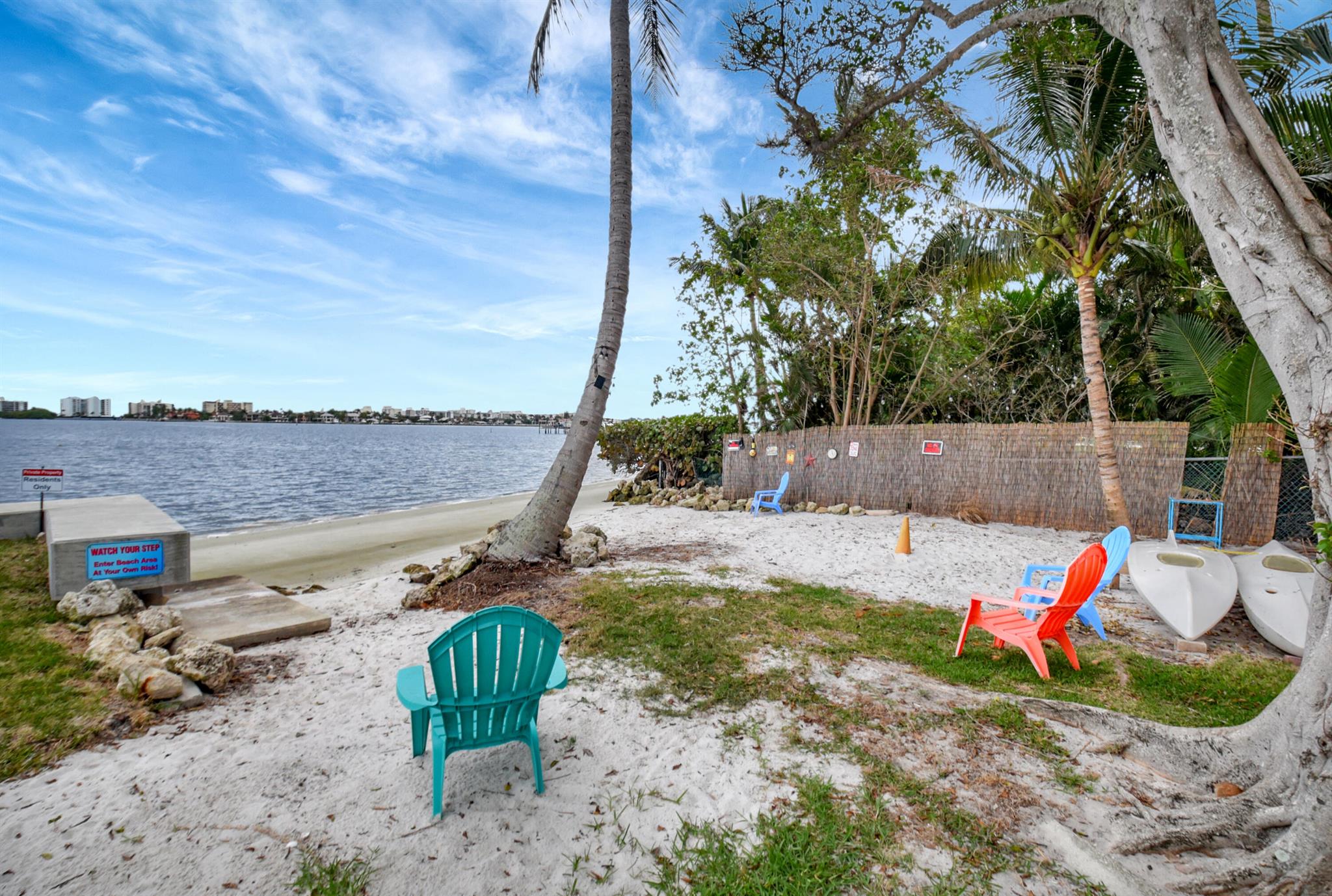 1502 S Lakeside Drive 116