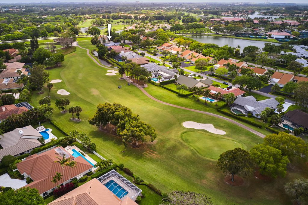 Photo of 1 Balfour Road E, Palm Beach Gardens, FL 33418 (MLS # B26013384)
