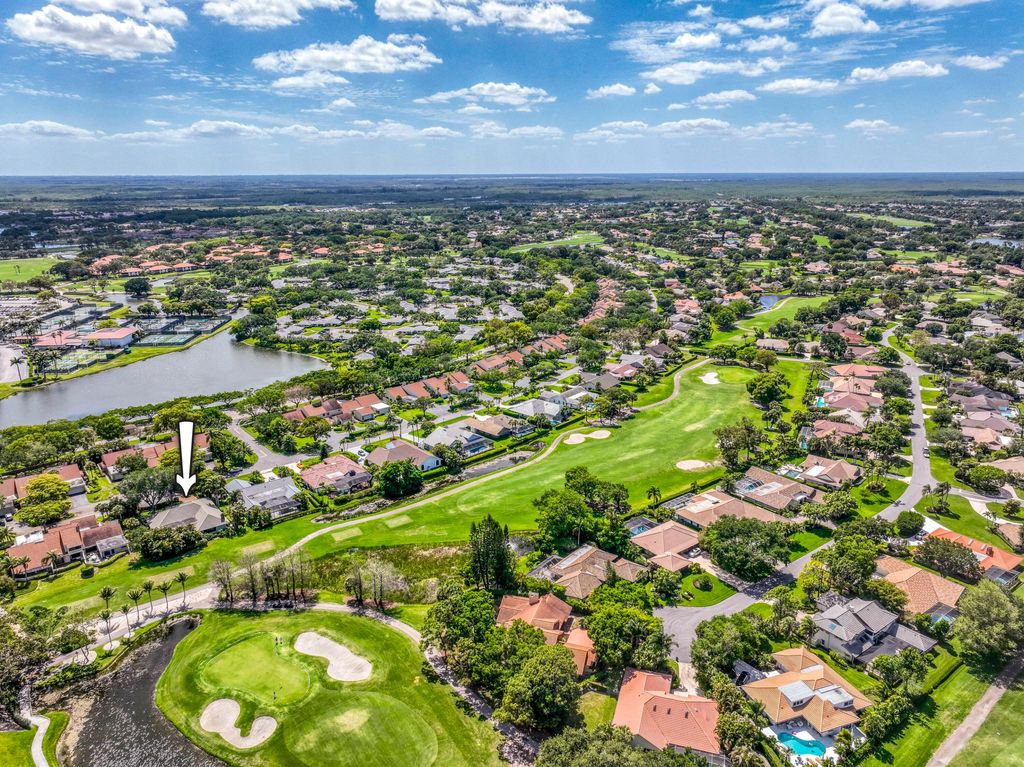 Photo of 1 Balfour Road E, Palm Beach Gardens, FL 33418 (MLS # B26013384)