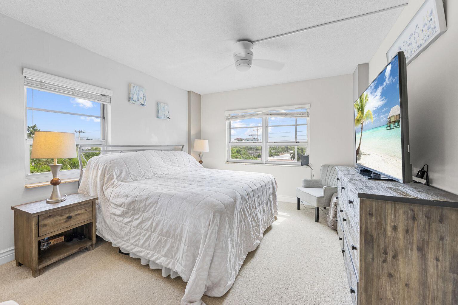 CORAL LAKE TOWER CONDO - Residential